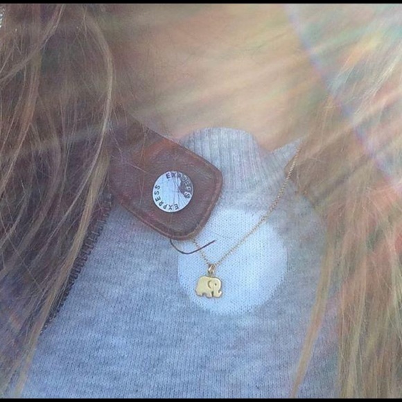 Gold Elephant ‘Good Luck’ Pendant - Picture 4 of 4